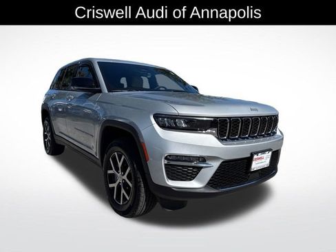 Used 2025 Jeep Grand Cherokee Limited image 8