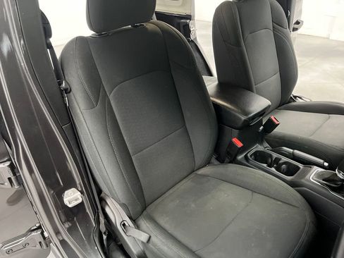 Used 2022 Jeep Wrangler Unlimited Sport image 22