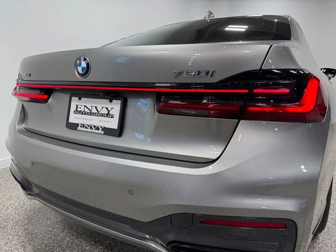 Used 2022 BMW 750i xDrive w/ Executive Package image 23
