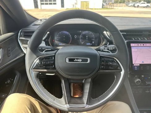 Used 2023 Jeep Grand Cherokee L Overland w/ Rear Seat Video Group I AWD/4WD image 10