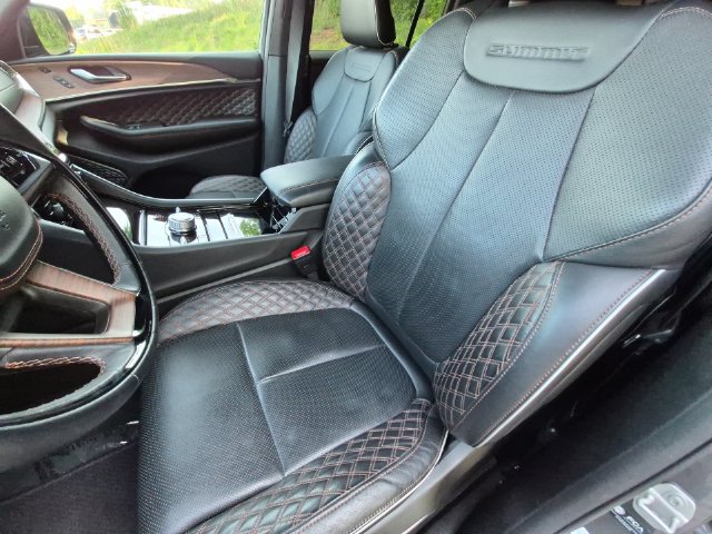 Used 2025 Jeep Grand Cherokee Summit AWD/4WD image 27