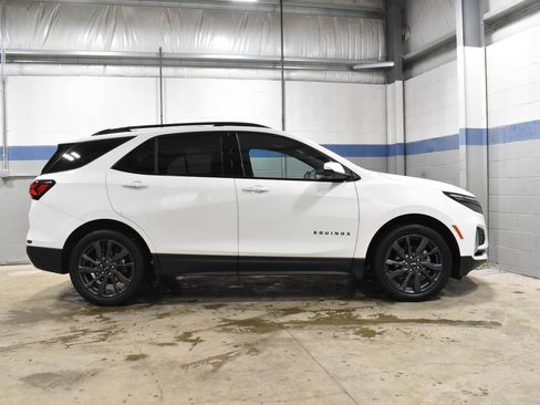 Used 2022 Chevrolet Equinox RS w/ RS Leather Package image 29