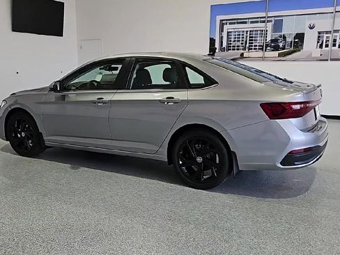 New 2026 Volkswagen Jetta SE FWD image 7