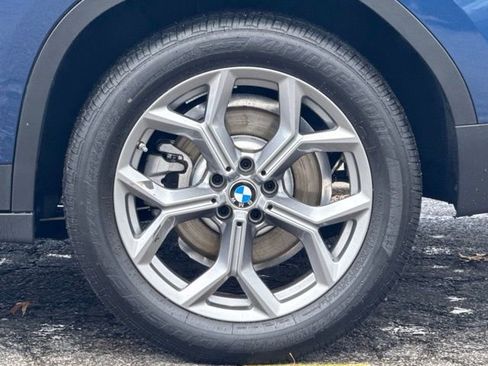 Certified 2024 BMW X4 xDrive30i image 4