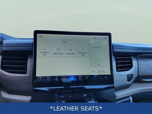 Used 2024 Ford Expedition Limited image 11