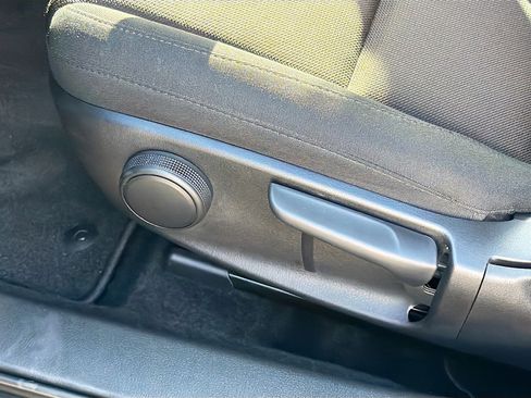 Used 2024 MAZDA MAZDA3 s image 23