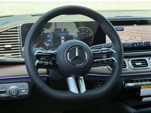 New 2026 Mercedes-Benz GLS 580 4MATIC image 27
