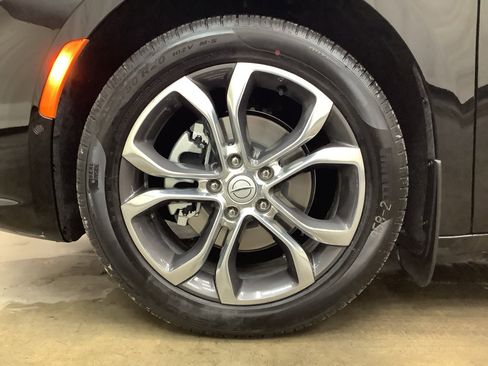 New 2026 Chrysler Pacifica Pinnacle w/ Trailer Tow Group image 30