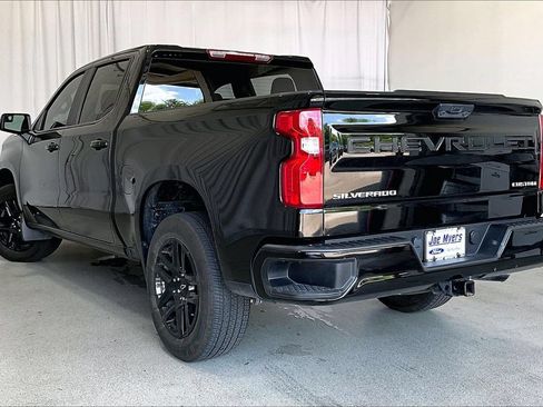 Used 2025 Chevrolet Silverado 1500 Custom w/ LPO, Dark Essentials Package RWD image 5