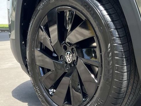New 2026 Volkswagen Atlas SE FWD image 6