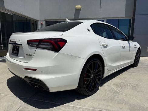 Certified 2022 Maserati Ghibli Modena RWD image 4