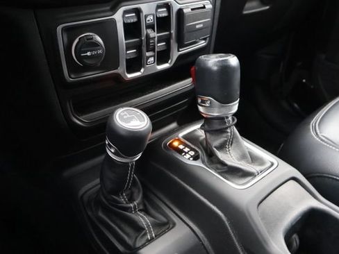 Used 2021 Jeep Wrangler Unlimited Sahara w/ Cold Weather Group AWD/4WD image 17