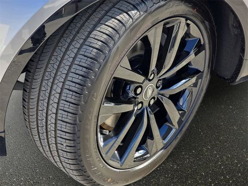 New 2026 Land Rover Discovery Limited Edition image 35