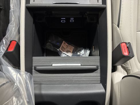 New 2026 Honda Odyssey Touring image 13