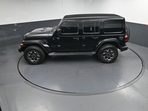 Used 2025 Jeep Wrangler Sahara image 33