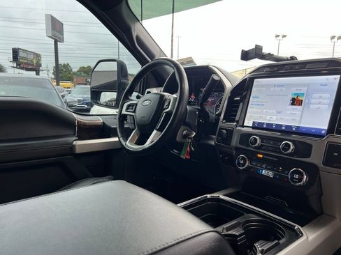 Used 2022 Ford F250 Lariat w/ Lariat Value Package image 28