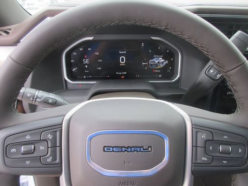 New 2026 GMC Sierra 2500 Denali w/ Denali Reserve Package image 19