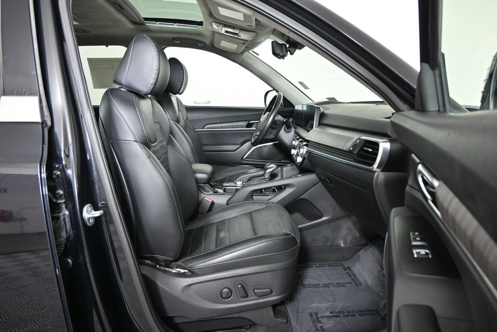 Used 2023 Kia Telluride SX AWD/4WD image 13