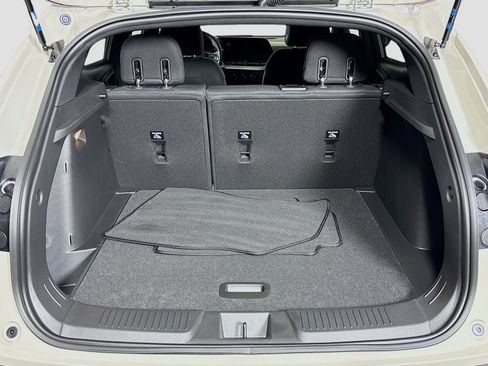 New 2026 Chevrolet Trax RS w/ Driver Confidence Package FWD image 28