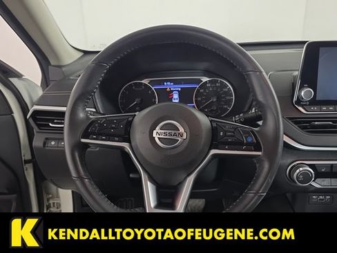 Used 2022 Nissan Altima 2.5 SV w/ SV Premium Package AWD/4WD image 12