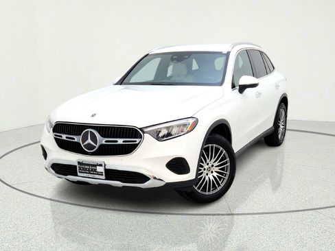 Certified 2025 Mercedes-Benz GLC 300 4MATIC image 2
