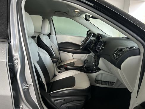 Used 2020 Jeep Compass Limited image 33