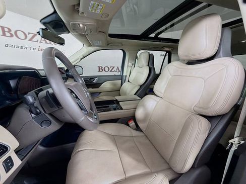 Used 2022 Lincoln Navigator Reserve AWD/4WD image 25