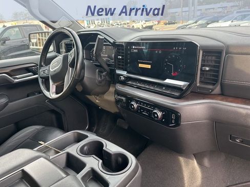 Certified 2025 GMC Sierra 1500 SLT image 6