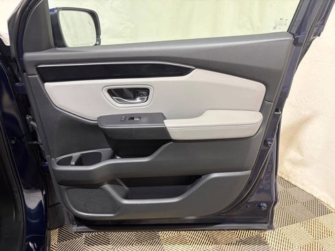 Used 2024 Honda Pilot Touring image 13