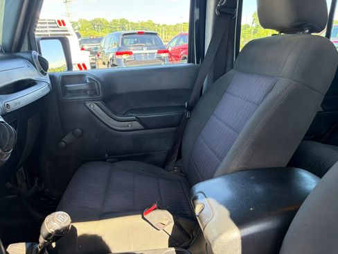 Used 2011 Jeep Wrangler Unlimited Sport AWD/4WD image 32