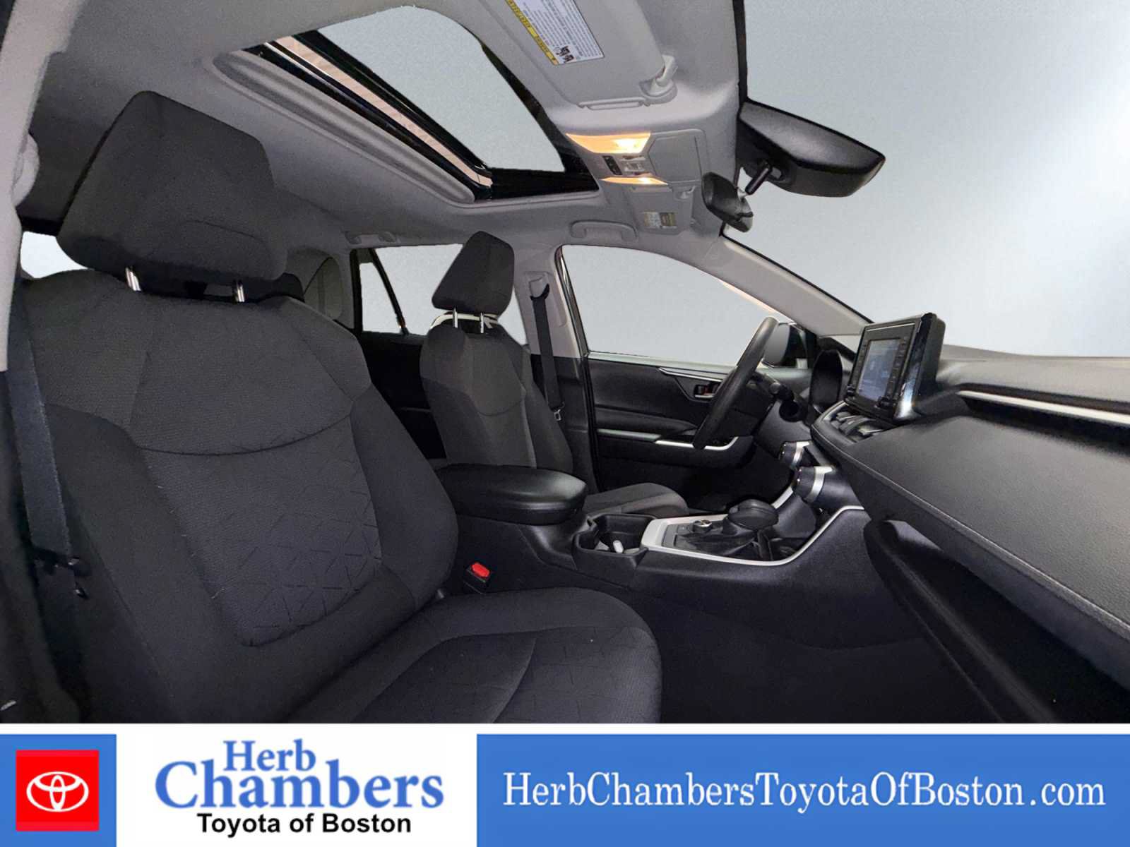 Used 2021 Toyota RAV4 XLE w/ Convenience Package AWD/4WD image 7