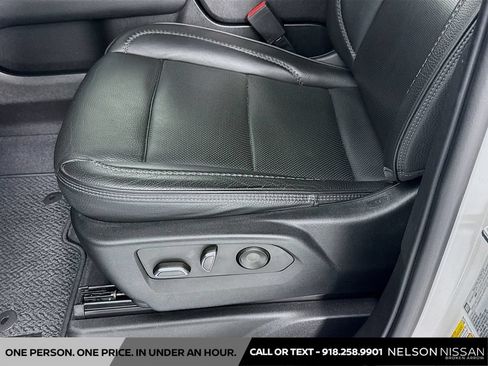 Used 2023 GMC Yukon Denali AWD/4WD image 19