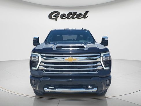 Used 2024 Chevrolet Silverado 2500 High Country w/ High Country Premium Package AWD/4WD image 2
