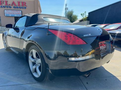 Used 2006 Nissan 350Z Touring image 5