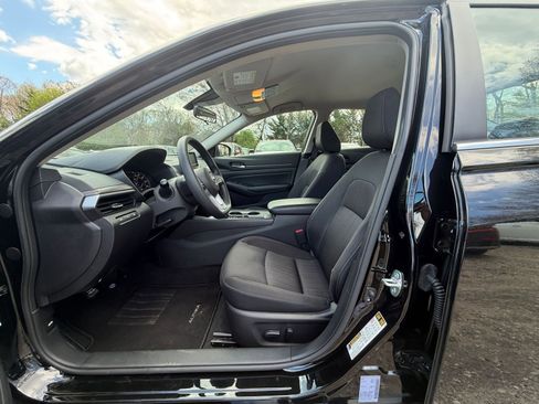 Used 2025 Nissan Altima 2.5 SV image 27