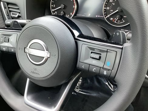 Used 2023 Nissan Rogue SV AWD/4WD image 20