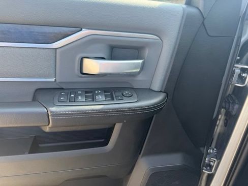 Used 2022 RAM 2500 Big Horn AWD/4WD image 16