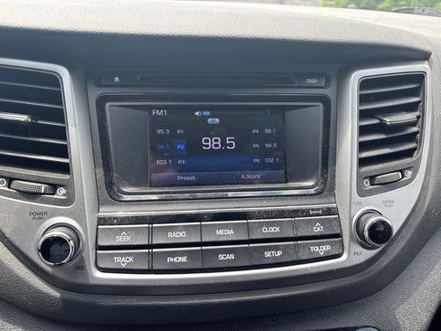Used 2016 Hyundai Tucson SE w/ Option Group 02 FWD image 11