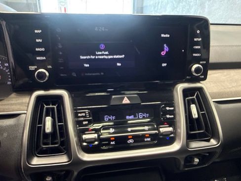 Used 2022 Kia Sorento S w/ Panoramic Sunroof Package AWD/4WD image 31