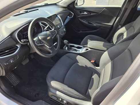 Used 2024 Chevrolet Malibu LT FWD image 3