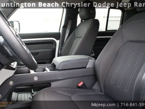 Used 2021 Land Rover Defender 110 image 28