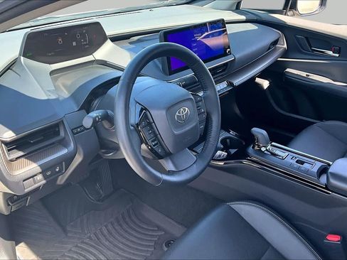 Certified 2025 Toyota Prius XLE FWD image 17