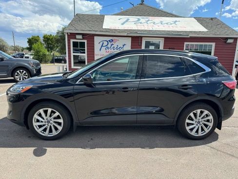 Used 2022 Ford Escape Titanium w/ Titanium Elite Package AWD/4WD image 3