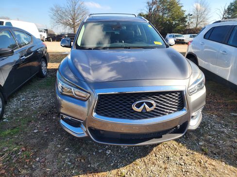 Used 2019 INFINITI QX60 Luxe w/ Sensory Package image 2
