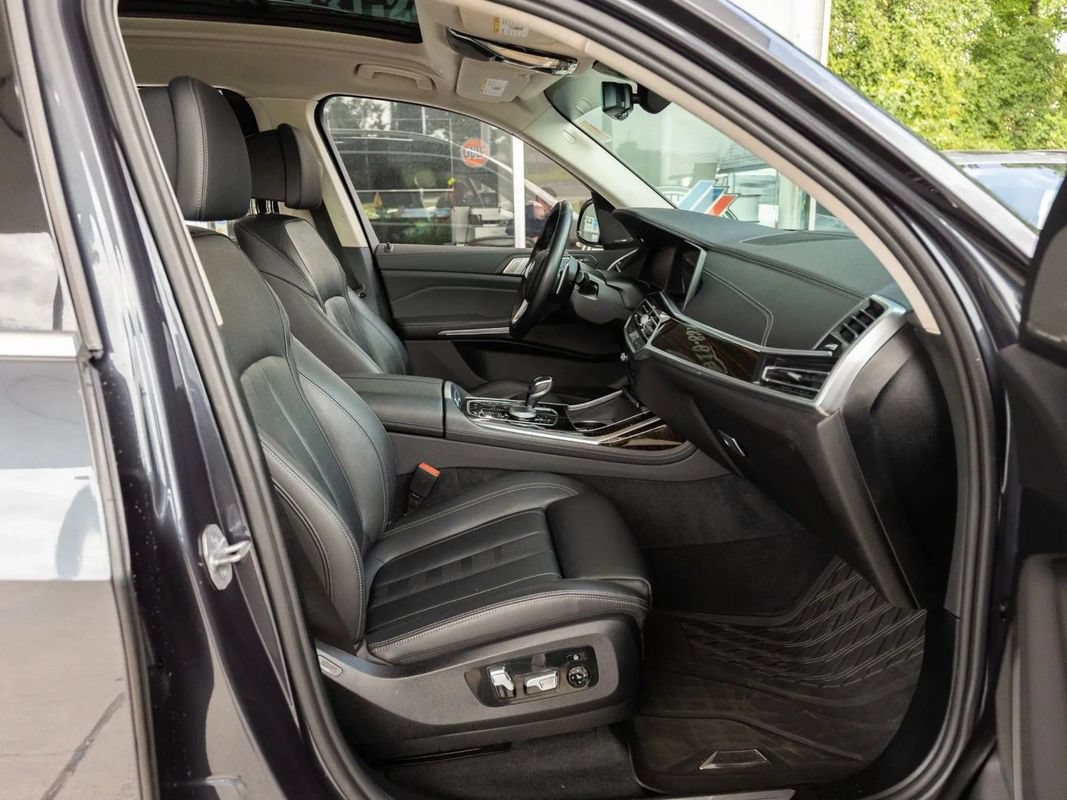 Used 2020 BMW X7 xDrive40i w/ Premium Package AWD/4WD image 22