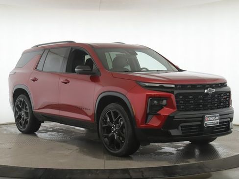 Used 2025 Chevrolet Traverse RS w/ LPO, Floor Liner Package image 2