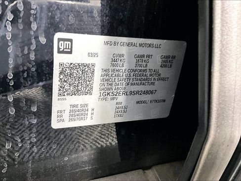 Used 2025 GMC Yukon Denali Ultimate AWD/4WD image 5