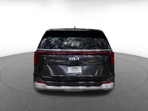 Used 2026 Kia Carnival FWD image 6