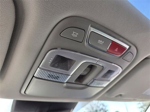 Used 2025 Kia Telluride S image 36