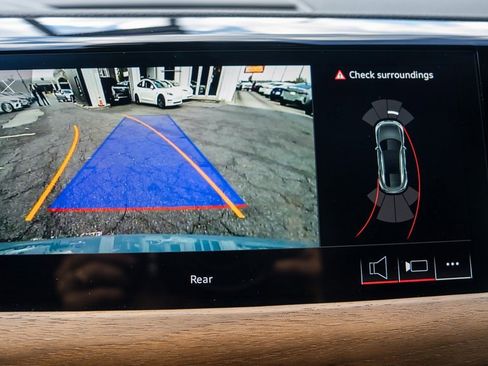 Used 2023 Audi e-tron GT Premium Plus image 11